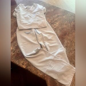 Limited Edition:Space Gray Figs Scrub Set-barely worn.